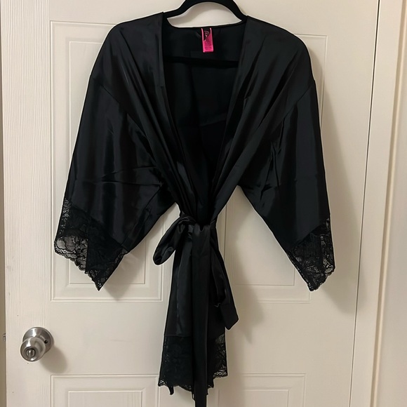 Sexy Satin Robe - Picture 3 of 8